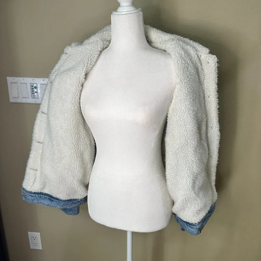 TILLY'S RSQ Sherpa Lined Denim Trucker Jean Jacket - small - Picture 8 of 13